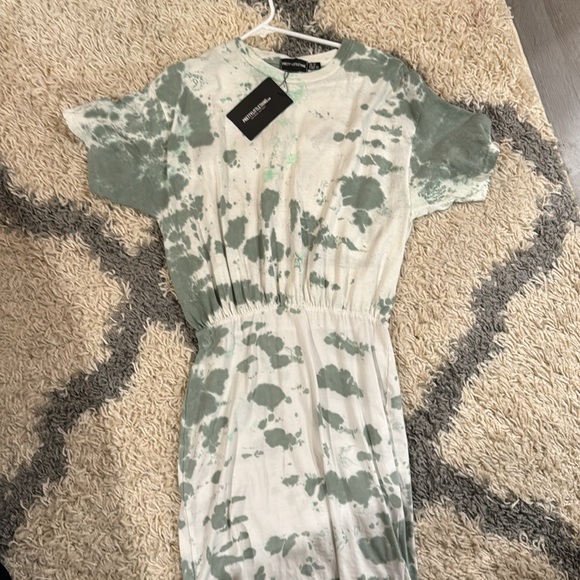 NWT Pretty Little thing US size 6 tie dye dress - Picture 3 of 6
